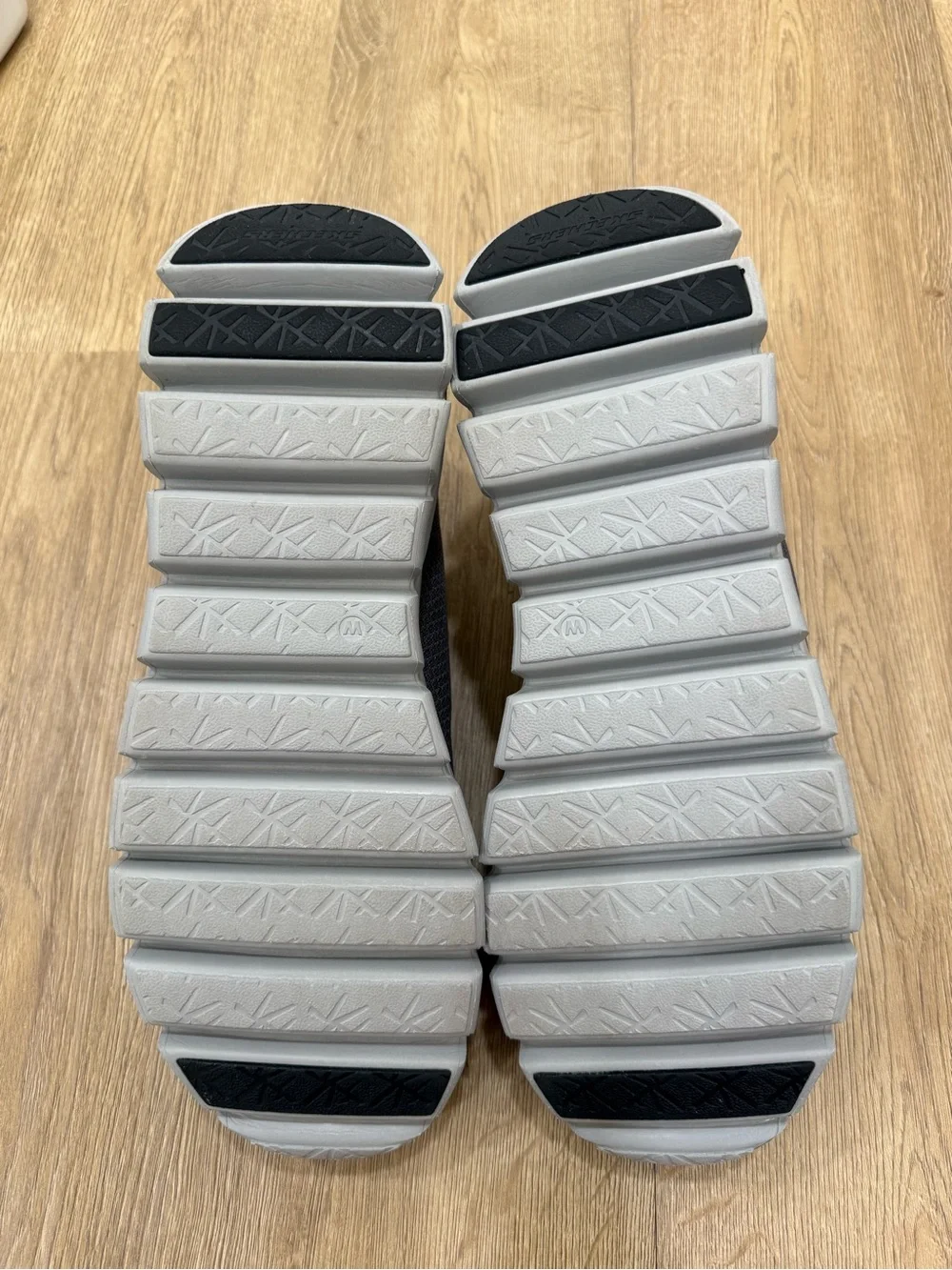 Skechers® Glide-Step® Men's Flexible Comfort Sneakers Size 12 Wide